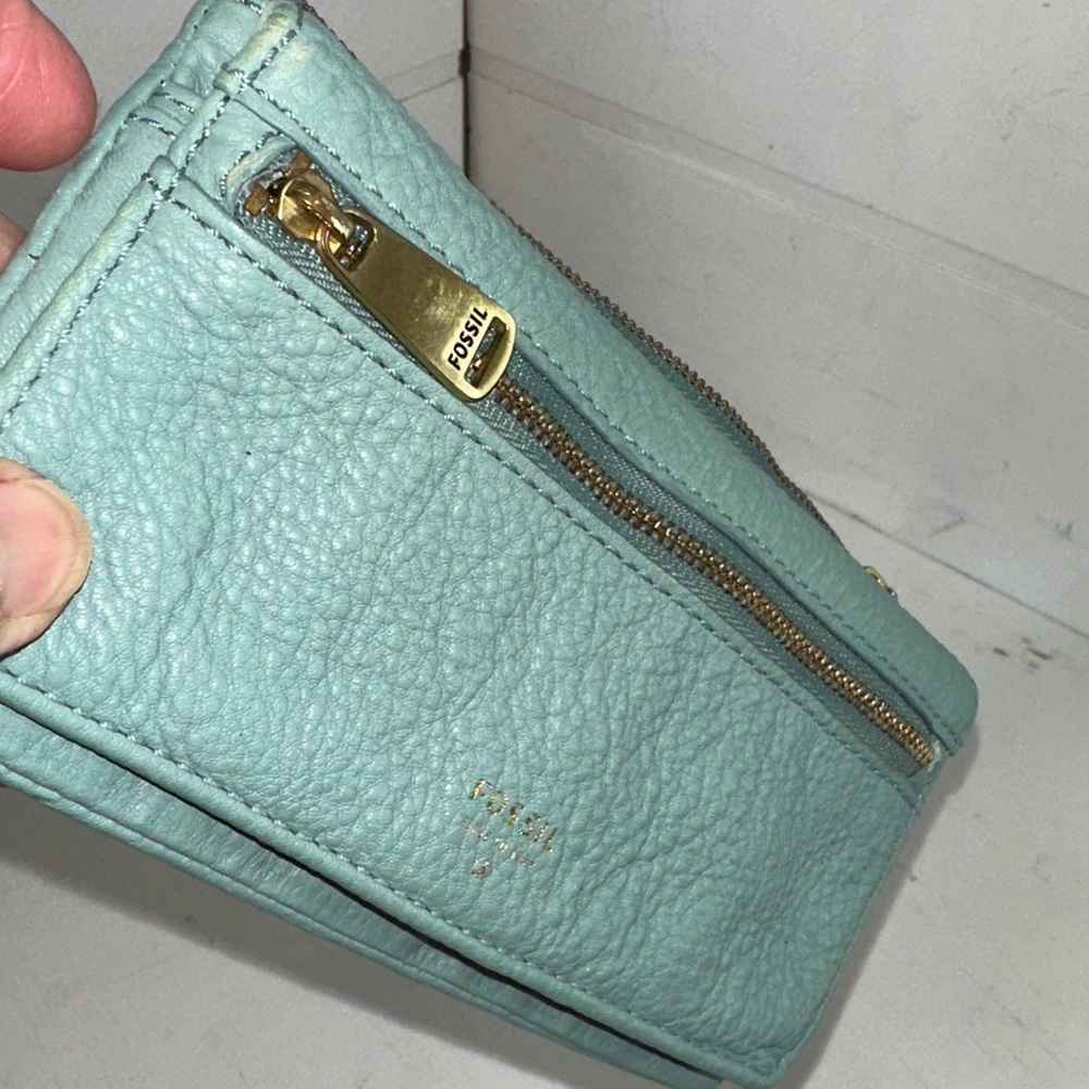 Fossil aqua Leather Wristlet/wallet